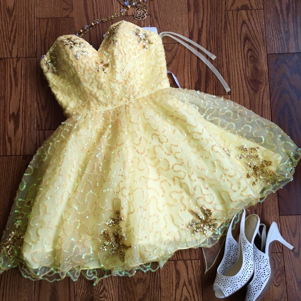 Strapless Yellow party prom dress